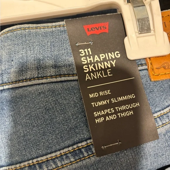 Levi’s 311 Shaping Skinny Ankle Jeans - Picture 6 of 6